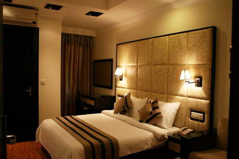 Hotel Green Valley New Delhi Buitenkant foto
